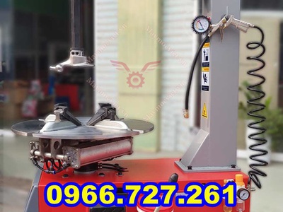 Máy ra vào lốp xe máy TC820E 2