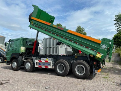Giá xe ben Howo 4 chân tại Bình Định 2