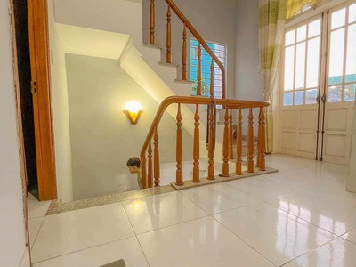 Cho thuê nhà 3 tầng kiệt Hùng Vương TTTP. 3