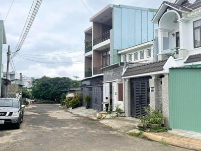 Nhà đẹp lô góc hẻm lớn ung văn khiêm  vị trí gần khu biệt thự tạ quang bửu, tp pleiku, gia lai. 1