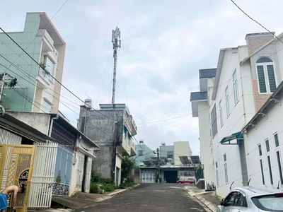 Nhà đẹp lô góc hẻm lớn ung văn khiêm  vị trí gần khu biệt thự tạ quang bửu, tp pleiku, gia lai. 2