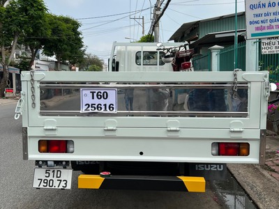 Chính chủ cần bán Xe tải isuzu thùng lững KTLL DxRxC: 4.380x1.870x550. Sản xuất 2022 2