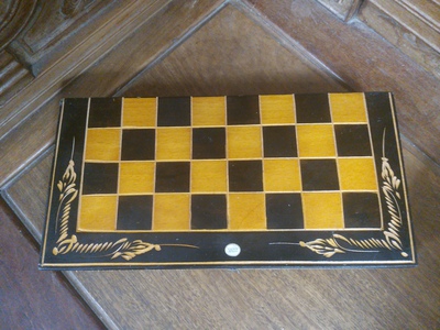 Bán bộ bàn cờ Vua Ferrero Rocher. 2