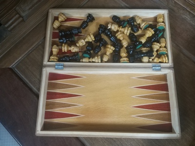 Bán bộ bàn cờ Vua Ferrero Rocher. 1