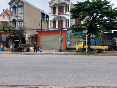 Cực hiếm, rẻ  bán đất tặng nhà  3 tầng mới đẹp, trước mặt có ki ốt kinh doanh mặt đường ql3 thuộc 4