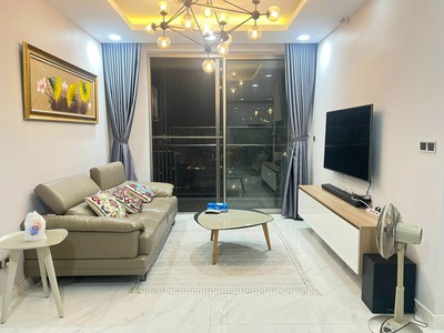 Lầu 19 view sông và biệt thự đẹp của chung cư midthow the grand, đã có sổ, đang có hđt 1100usd ô xe 2