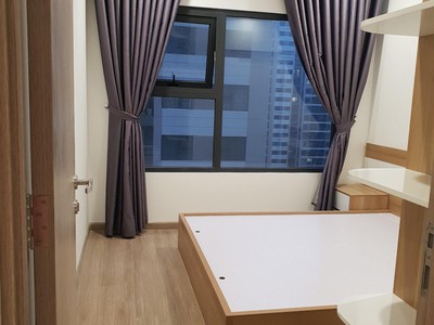 Gấp gấp cần bán căn hộ 2 ngủ 1 vệ sinh hướng đông nam tại vinhomes ocp 1