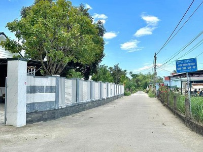 Bán đất sát trục đường liên xã Hòa Tiến giá chỉ 5xx, sổ hồng 2