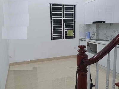 Cho thuê nhà ngõ 78 phố Duy Tân. Diện tích 55m2 x 5 tầng đẹp có ĐH, NL, ngõ rộng 0