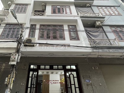 Cho thuê nhà ngõ 78 phố Duy Tân. Diện tích 55m2 x 5 tầng đẹp có ĐH, NL, ngõ rộng 3