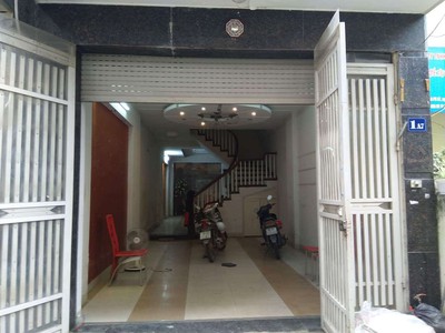 Cho thuê nhà mặt ngõ 1 phố Phạm Tuấn Tài. Dt 55m2 x 5 tầng có điều hoàn, đường rộng để xe 3