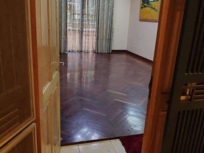 Cho thuê nhà mặt ngõ 1 phố Phạm Tuấn Tài. Dt 55m2 x 5 tầng có điều hoàn, đường rộng để xe 7
