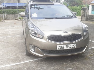 Cần bán Kia Rondo máy dầu số tự động sản xuất 2016 0