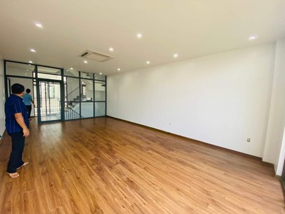 Cho thuê nguyên căn 4 tầng thông sàn làm văn phòng tại Vinhomes Marina 3
