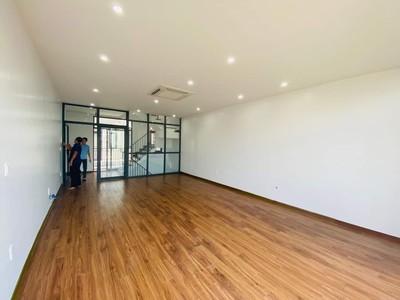 Cho thuê nguyên căn 4 tầng thông sàn làm văn phòng tại Vinhomes Marina 4