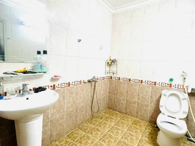 Cho thuê nhà riêng đường Mê Linh khu an ninh ô tô tránh nhau 2