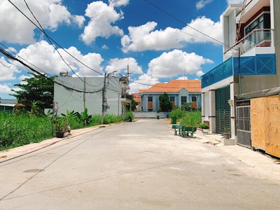 Sang nhượng lô đất kế UBND xã Quy Đức, full thổ cư. 3