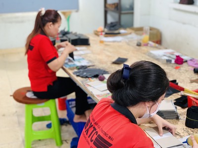 Kinh doanh đồ da thật cùng xưởng sản xuất trực tiếp 0