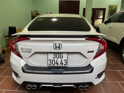 Bán  Honda Civic RS đăng ký tháng 4/2020  mới hết bảo hành được 4 tháng . 3