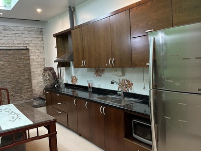 Cho thuê nhà 4 tầng tại nguyễn văn huyên cầu giấy 140m2 1