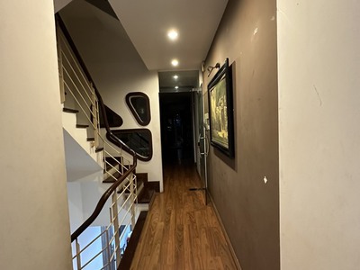 Cho thuê nhà 4 tầng tại nguyễn văn huyên cầu giấy 140m2 2