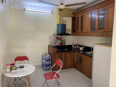 Cho thuê nhà nguyên căn, 4 tầng, 5 ngủ, đồ cơ bản, an dương vương, 13 tr. 2