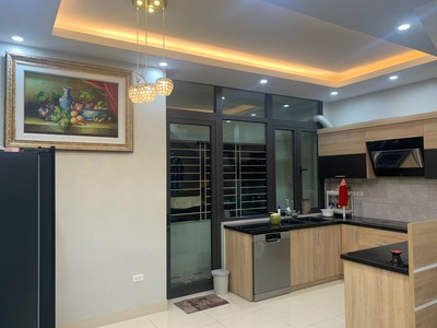 Cho thuê nhà ngõ  lạc long quân tây hồ 60m2 x 6 tầng 3