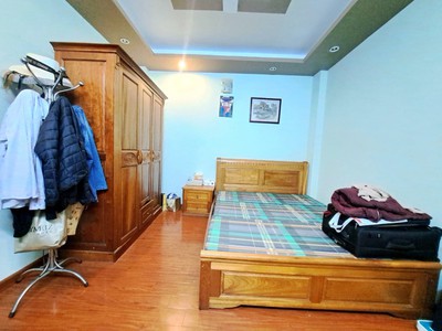 Cho thuê nhà đội cấn 35m2, 4t, 2n, 12tr, đủ đồ, kd, ba đình. 2