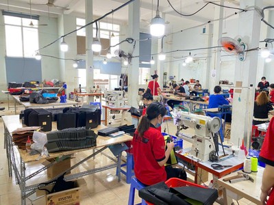 Địa chỉ xưởng uy tín sản xuất ví, thắt lưng da thật - giá sỉ cực thấp 0