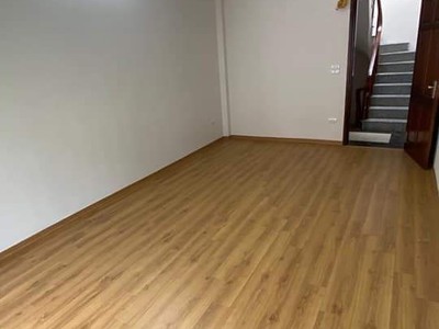 Bán nhà mặt ngõ bùi huy bích, giải phóng, dt 40m ô tô vào nhà. chỉ 4.x tỷ 2