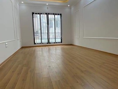 Bán nhà mặt ngõ bùi huy bích, giải phóng, dt 40m ô tô vào nhà. chỉ 4.x tỷ 3
