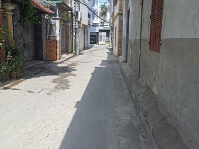 Bán nhà Ngọc Thuỵ, ngõ ba gác tránh xe máy, vài bước chân ra đường ô tô, 38m, hơn 4 tỷ 5