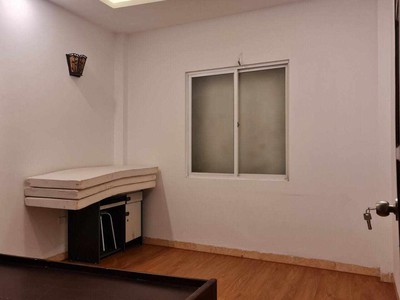 Cho thuê nhà vp, hgđ lạc long quân 50m2, 4t, 5n, đủ đồ, 14.5 tr cầu giấy. 2
