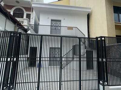 Cho thuê nhà phố ái mộ, gần vườn hoa, trường quốc tế well spring, trường học các cấp, gần chợ,  khu 1