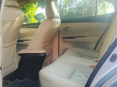 Xe vios cần bán 6