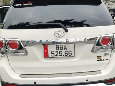 Bán Xe FORTUNER năm 2015 xe nhập chính hãng 0