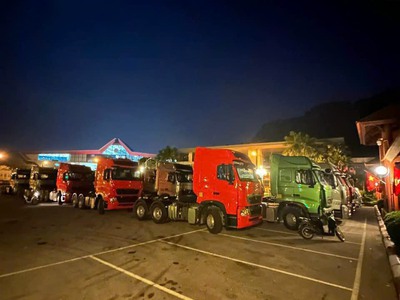 Đầu kéo Sitrak440   Howo Bình Định 3