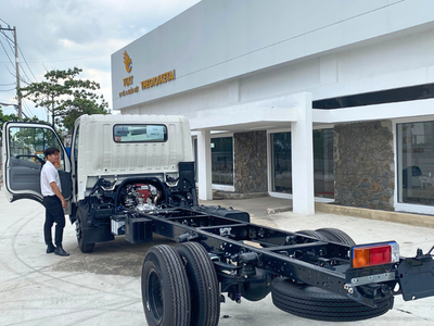 Xe tải HINO 300 2.4 tấn đến 5 tấn 2