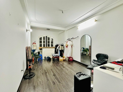 Bán nhà âu cơ, 65m2, 5t, 4m, 8.3 tỷ tây hồ, ô tô, 2 thoáng. 0
