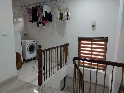Cho thuê tòa nhà văn phòng, mặt phố võ chí công, 45m2, 4t, 5m, 29tr cầu giấy, kd. 2