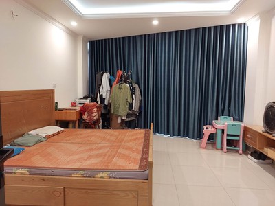 Cho thuê tòa nhà văn phòng, mặt phố võ chí công, 45m2, 4t, 5m, 29tr cầu giấy, kd. 1
