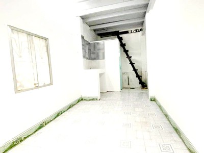 Tôi cần bán nhà txs có shr, hoàn công đủ, chỉ 1.180 tỷ. 1