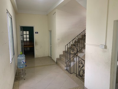 Cho thuê nhà riêng ngõ 24 Lý Sơn , Thượng Thanh , Ngô Gia Tự. Đầu đường 5. DT.120mx4tầng.8tr 3