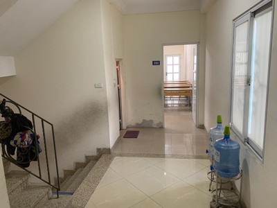 Cho thuê nhà riêng ngõ 24 Lý Sơn , Thượng Thanh , Ngô Gia Tự. Đầu đường 5. DT.120mx4tầng.8tr 5