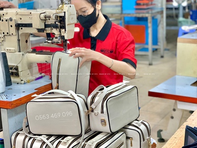 Xưởng sẩn xuất đồ da thật có nhận in LOGO  miễn phí 4