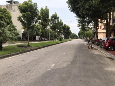 Cần bán 67,5m2 đất mặt tiền Hoàng Quốc Việt tiện kinh doanh 0