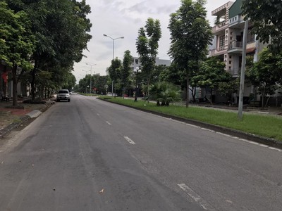 Cần bán 67,5m2 đất mặt tiền Hoàng Quốc Việt tiện kinh doanh 1