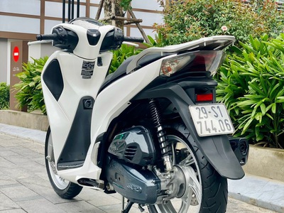 Cần bán SH Việt 150 ABS 2018 màu trắng cực chất lượng. 13