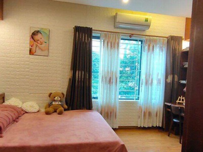 Cho thuê nhà phố nguyên hồng láng hạ  đống đa 360m2 4