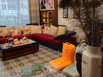 Cho thuê nhà phố nguyên hồng láng hạ  đống đa 360m2 1